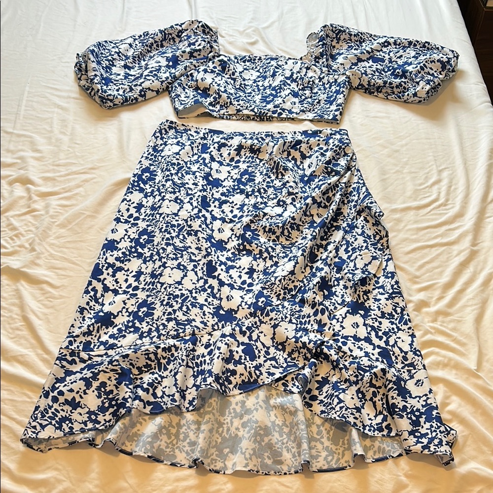 Pink Lily Blue and White Floral Set